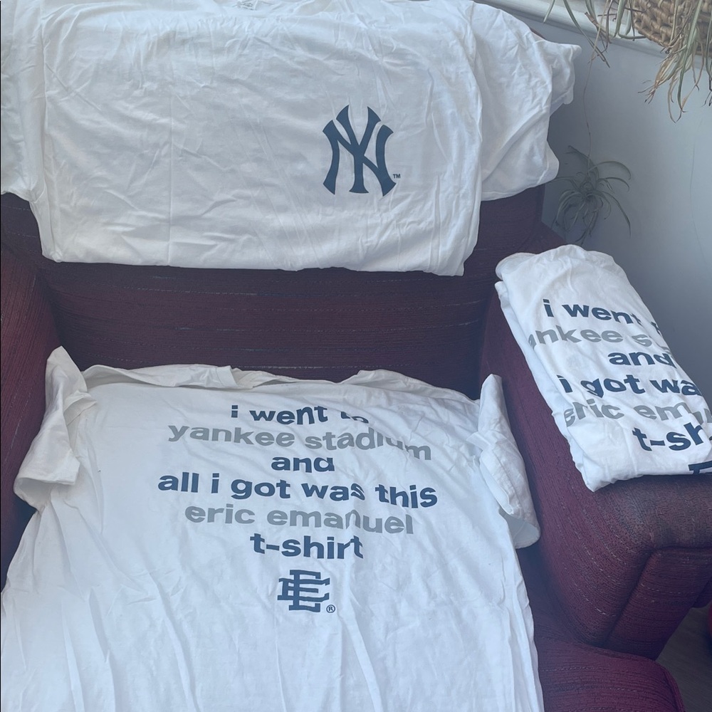 Eric Emanuel White T-Shirt with Navy Print